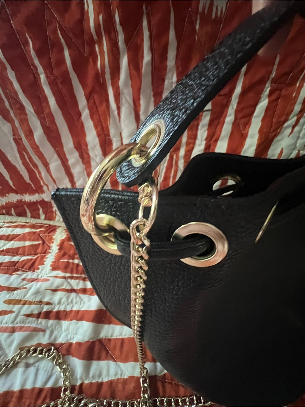 Anna Paola Black Leather Bucket Bag with Gold-tine chain and hardware - Picture 7 of 14